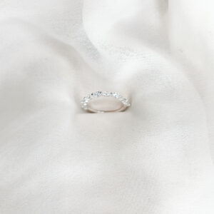 Anillo solitario de zircon simple