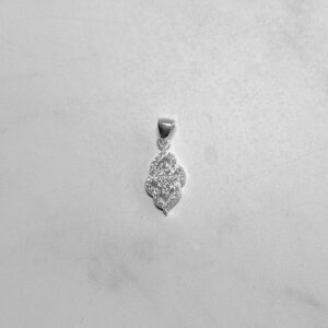 Dije de estilo marquesa de zircones