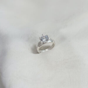 SOLITARIO GRUESO ZIRCON ALREDEDOR