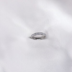 Anillo Alianza de zircones estilo baguette completa