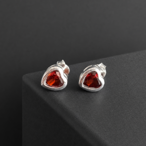ARETES DE FORMA DE CORAZON CON ZIRCON COLOR NEGRO, AZUL Y ROJO