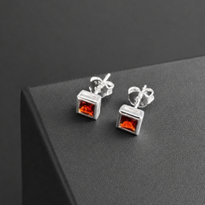 ARETES CUADRADOS DE ZIRCON COLOR NEGRO, VERDE Y ROJO