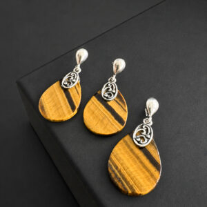 ARETE Y DIJE DE FORMA DE GOTA CON GEMA MARRON