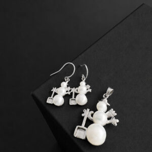ARETE Y DIJE PERLAS DE FORMA DE MUÑECO DE NIEVE